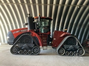 2020 Case IH Steiger 470 AFS Connect RowTrac CVX tractor in a field