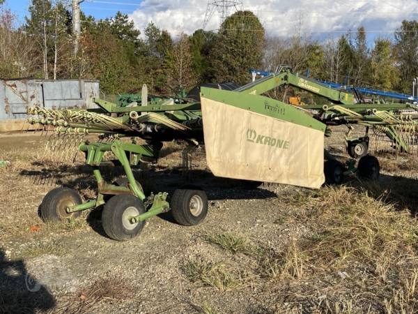 2009 Krone Swadro 710T Twin Rotor Rotary Rake in Field