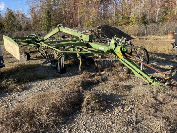2009 Krone Swadro 710T Twin Rotor Rotary Rake in Field