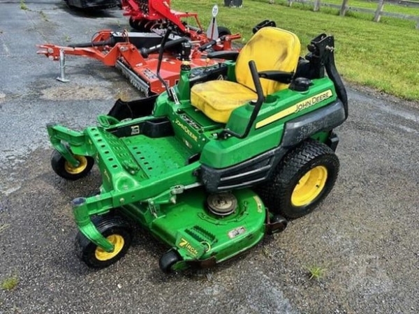 2010 JOHN DEERE Z925