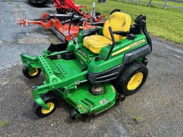 2010 JOHN DEERE Z925