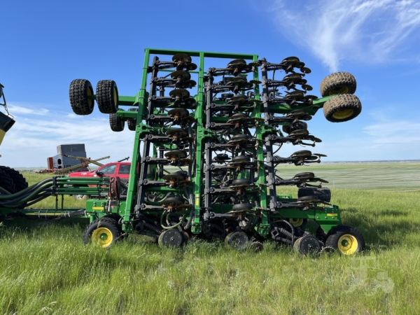 2014 John Deere 1895 Air Seeder in the field