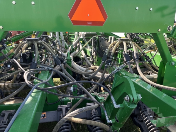 2014 John Deere 1895 Air Seeder in the field