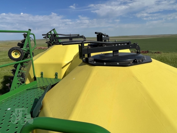 2014 John Deere 1895 – High-Performance Air Seeder for Efficient Planting - Image 24