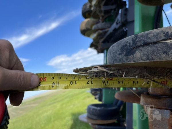 2014 John Deere 1895 Air Seeder in the field