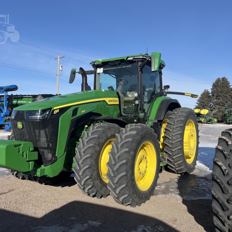 2024 JOHN DEERE 8R 410 Tractor – 410 HP, EVT Transmission, StarFire RTK, Air Seat Plus Cab Suspension, ActiveCommand Steering, Extended Warranty